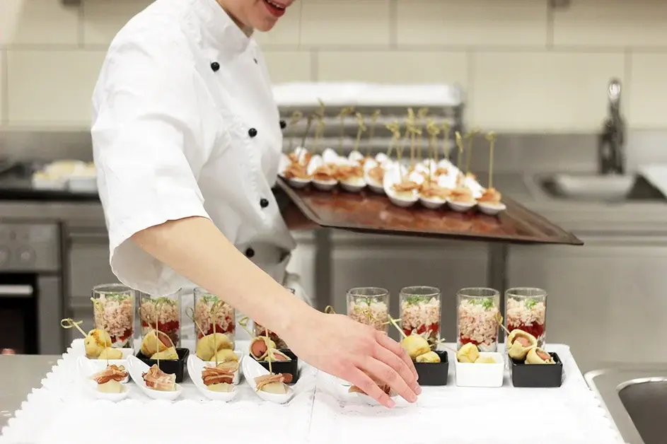 Mehrwertsteuer Gastronomie: 7% oder 19%? Alle Regelungen 2025/2026